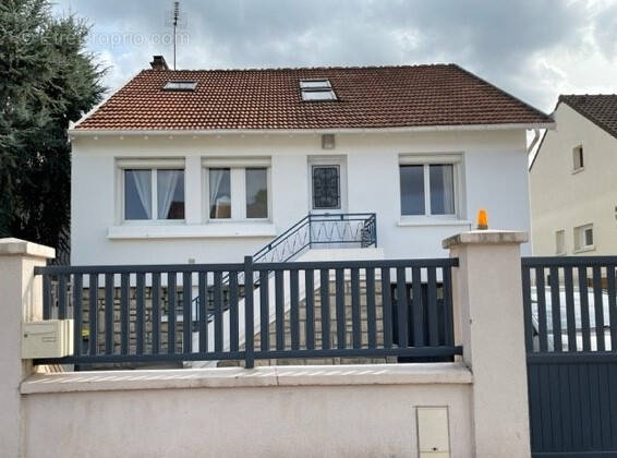 Maison à YERRES