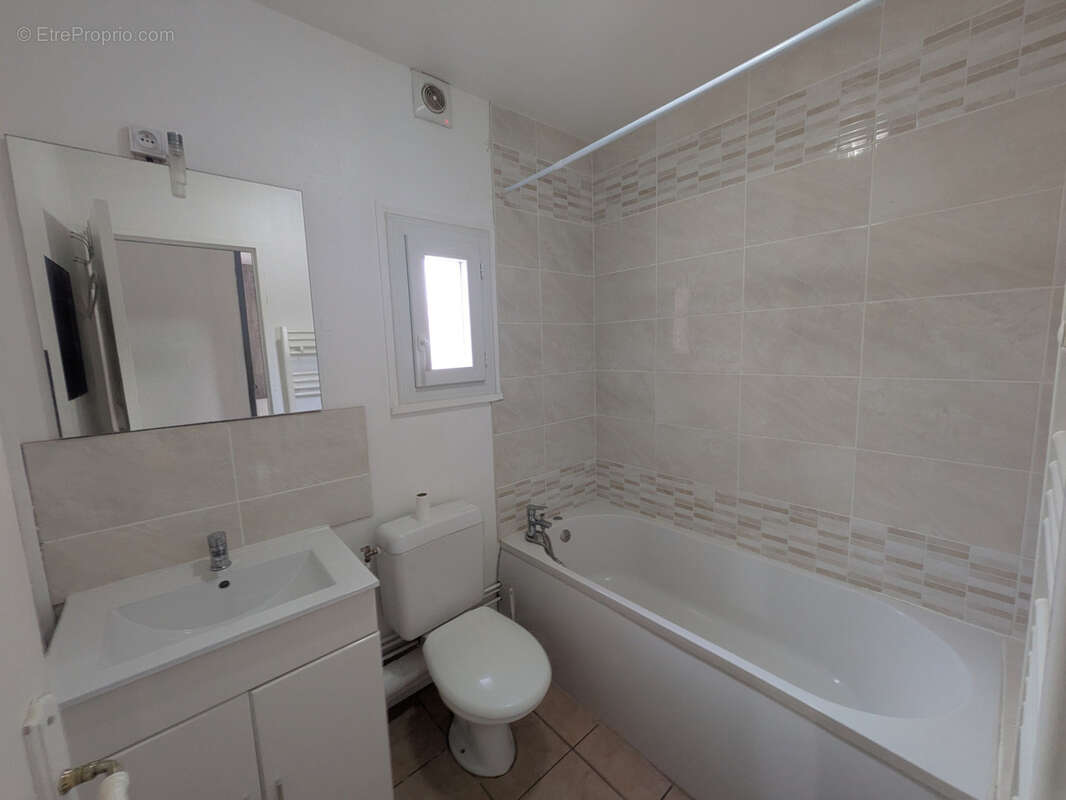 Appartement à PARON