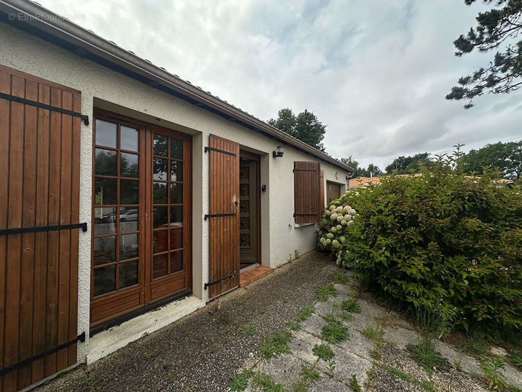 Maison à VAUX-SUR-MER