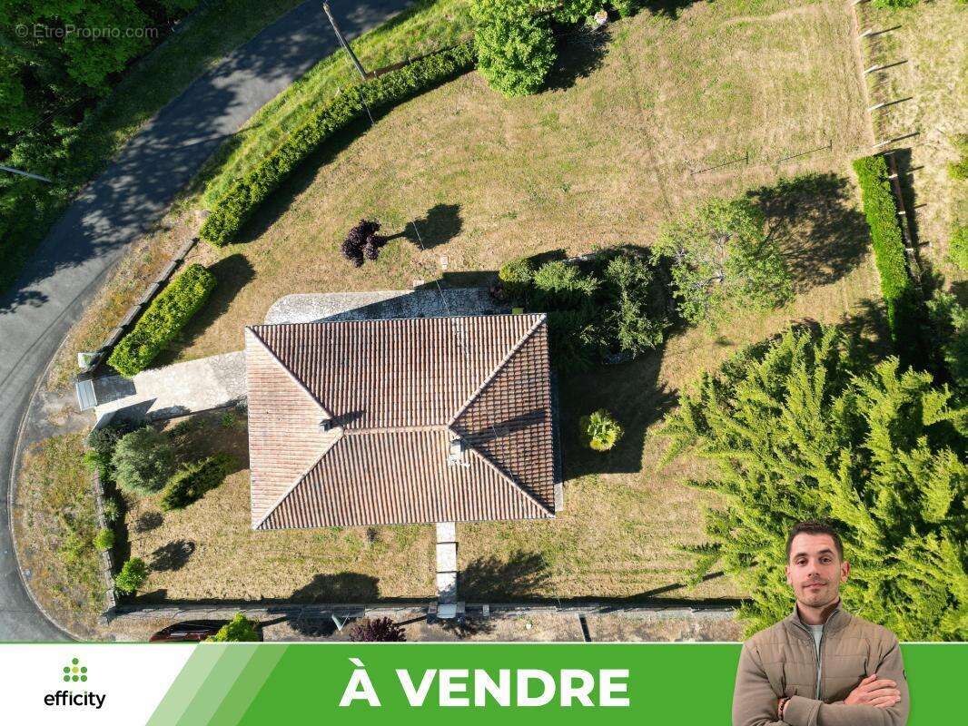 Maison 112 m² à Lizant  - photo 3