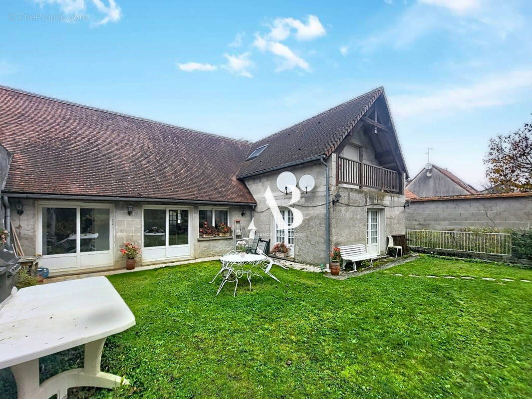 Maison à VERNOU-LA-CELLE-SUR-SEINE