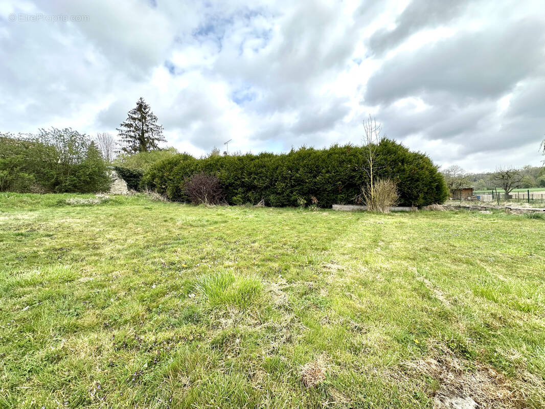 Terrain à GUEUX