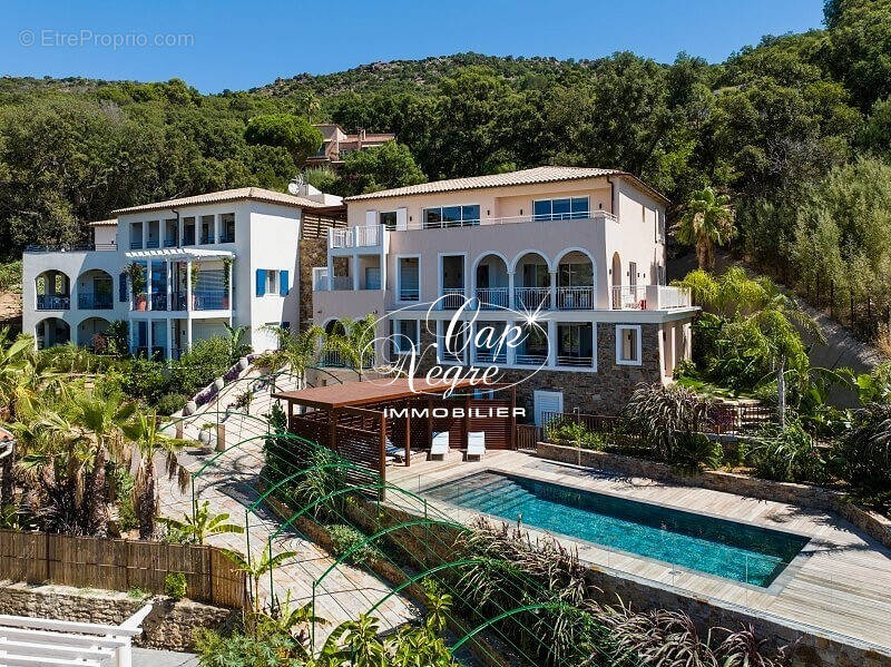 Appartement à RAYOL-CANADEL-SUR-MER