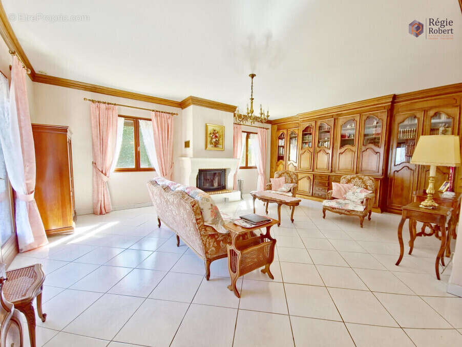 Maison à LACHASSAGNE