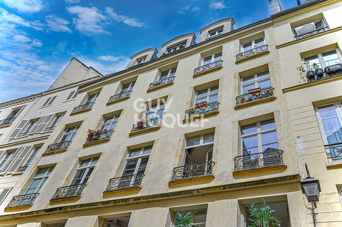 Appartement à PARIS-2E