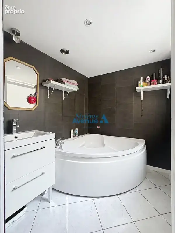 Maison d'environ 84 m² avec jardin et combles aménageables - DPE C - Calais - photo 7
