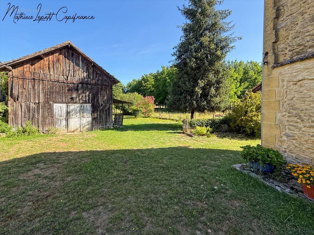 A vendre Maison en pierre de caractère de 240 m², pigeonnier, ancien séchoir à tabac et terrain clos de 2 065 m² – Lalinde 24150 - photo 22