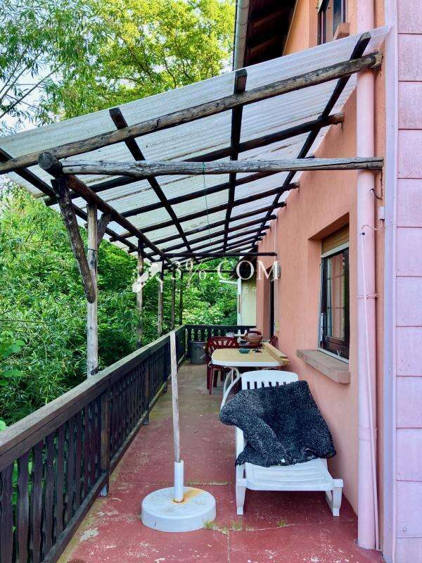 Maison sur les hauteurs avec terrain boisé - photo 4