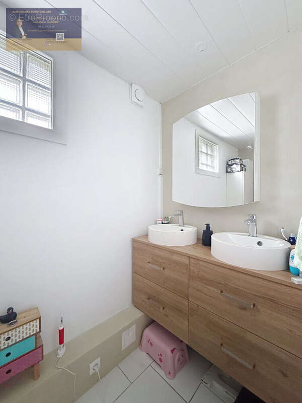 Maison à LA CHAPELLE-SAINT-LUC