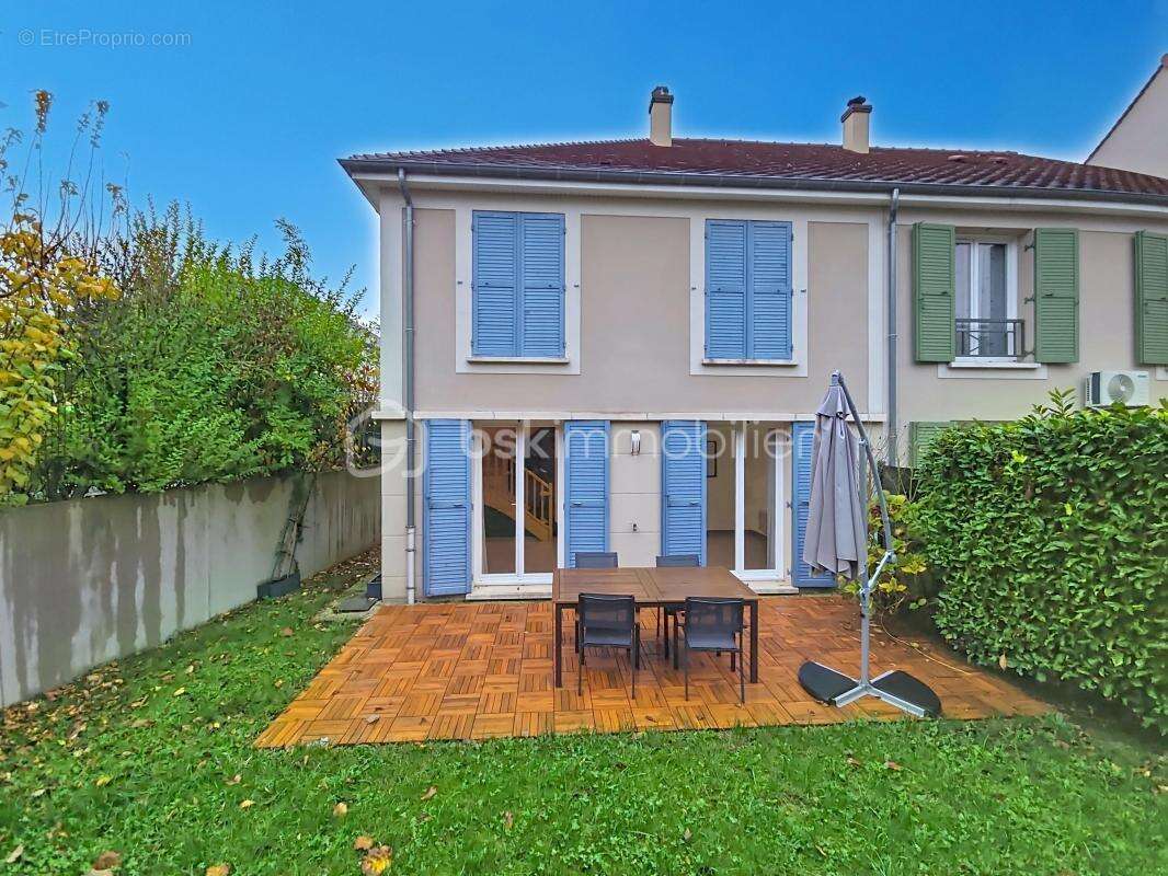 Maison à MAGNY-LE-HONGRE