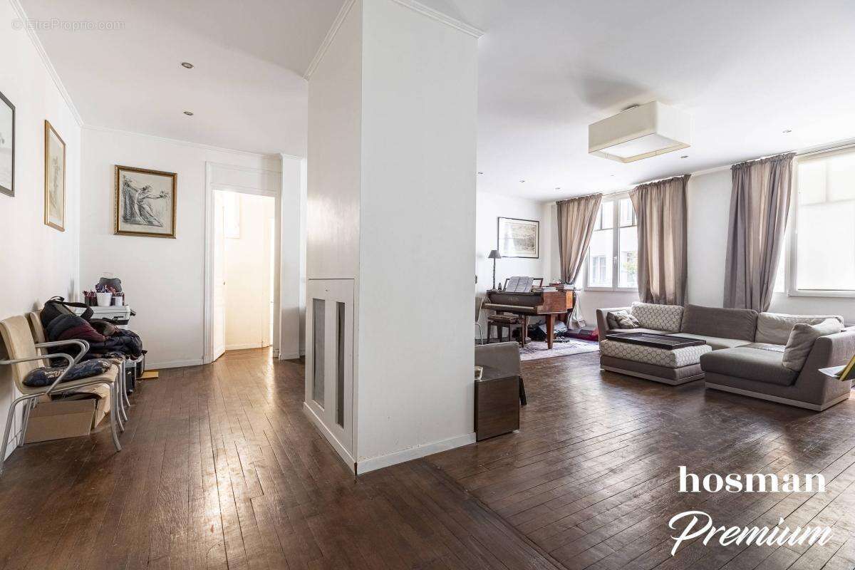 Appartement à PARIS-16E