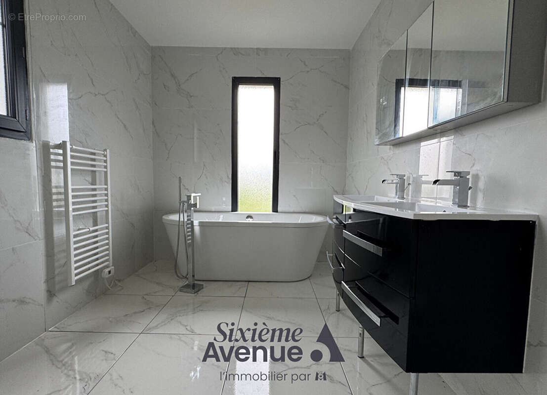 Maison contemporaine Bressols 5 pièce(s) 145 m2 - photo 8