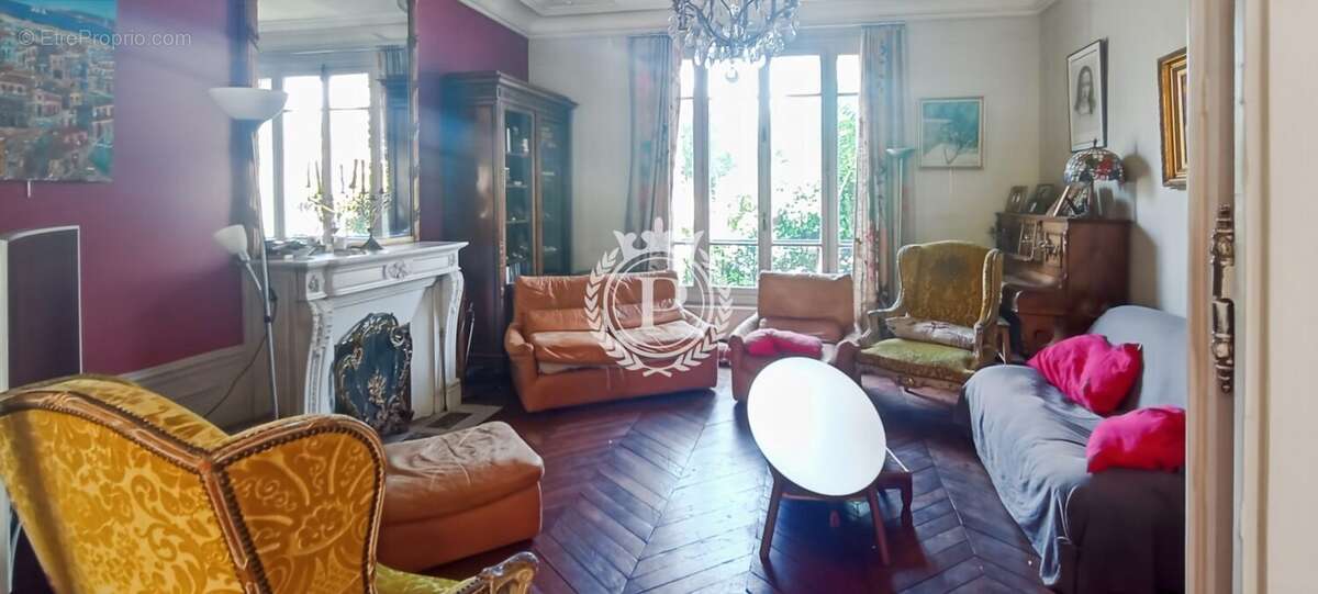 Maison à COURBEVOIE