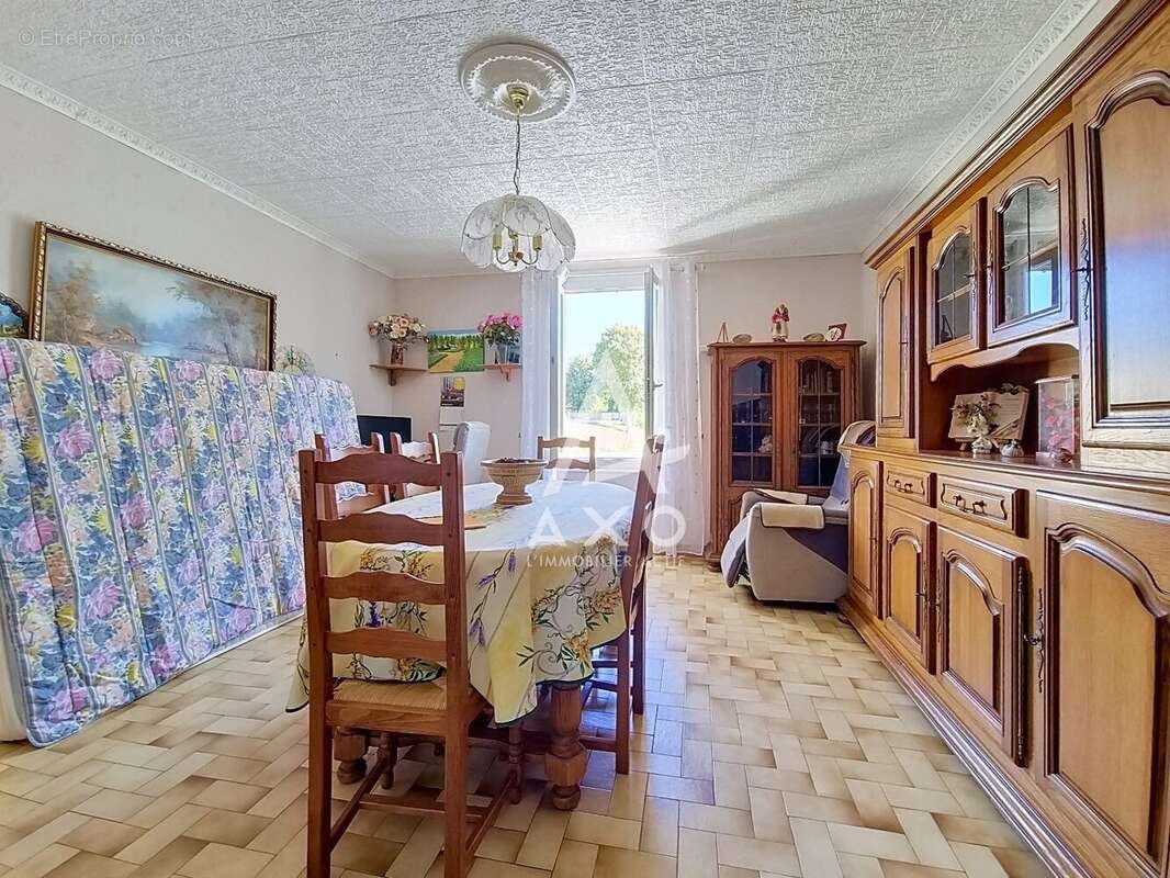Maison en brique à Auneuil avec 2 chambres, véranda et jardin clos - photo 2