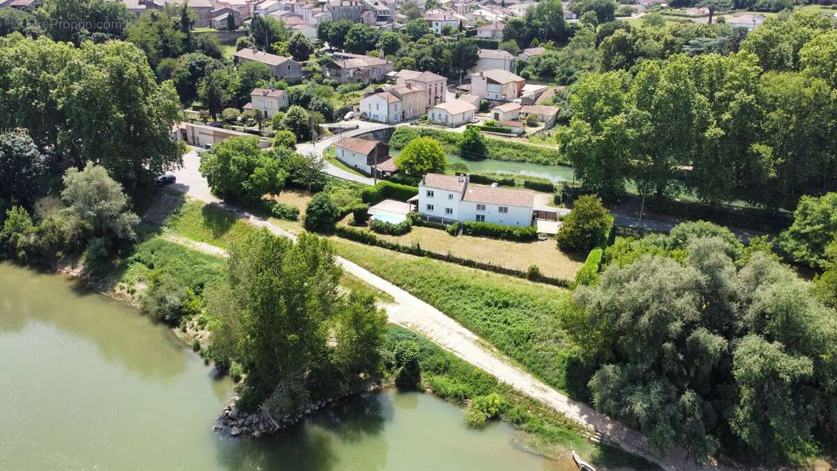 Maison à LE MAS-D'AGENAIS