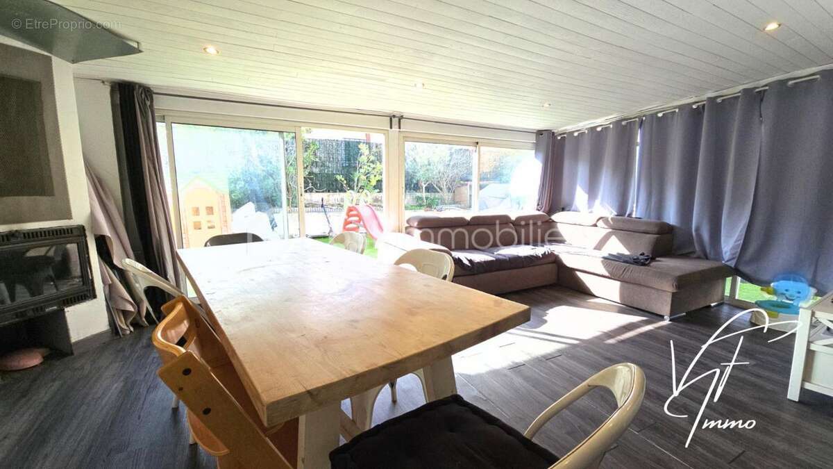 Maison à LE CASTELLET