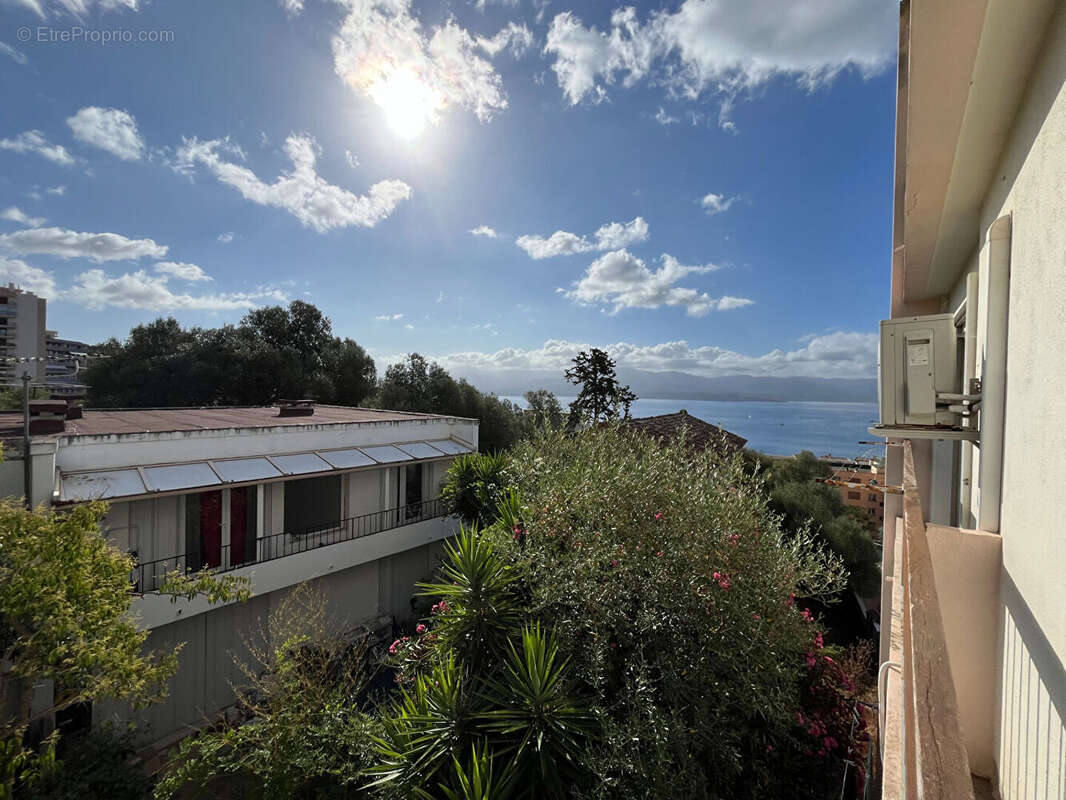 T1 bis à AJACCIO avec vue mer - photo 8