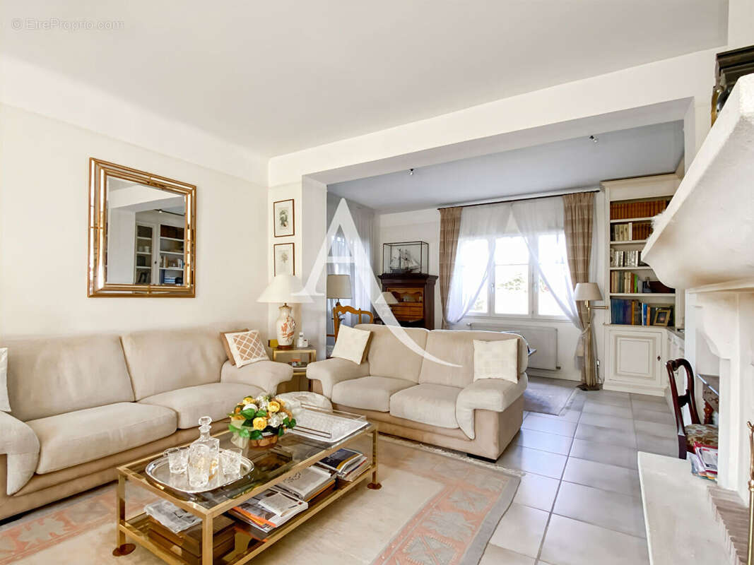 Maison à BOIS-D'ARCY