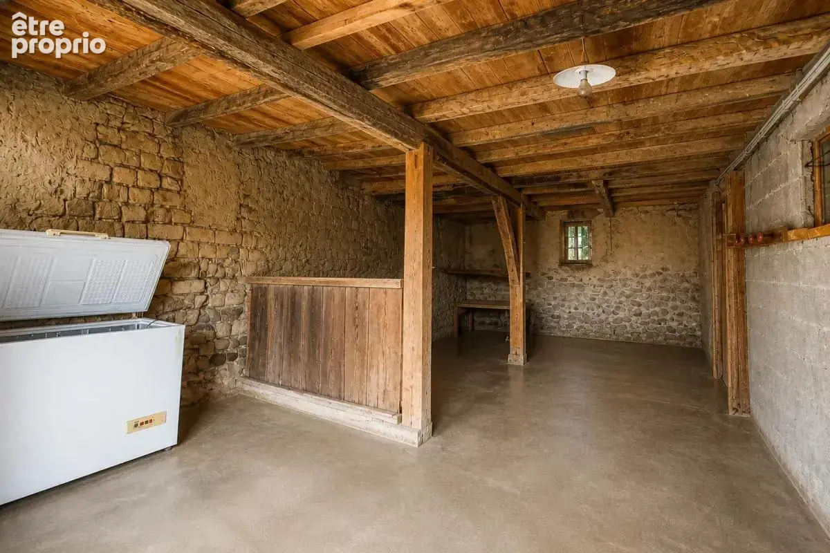Maison de 130,94 m² à rénover avec dépendances et jardin - photo 15