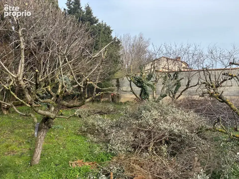 Photo Terrain à Cabannes au prix de 109 000€