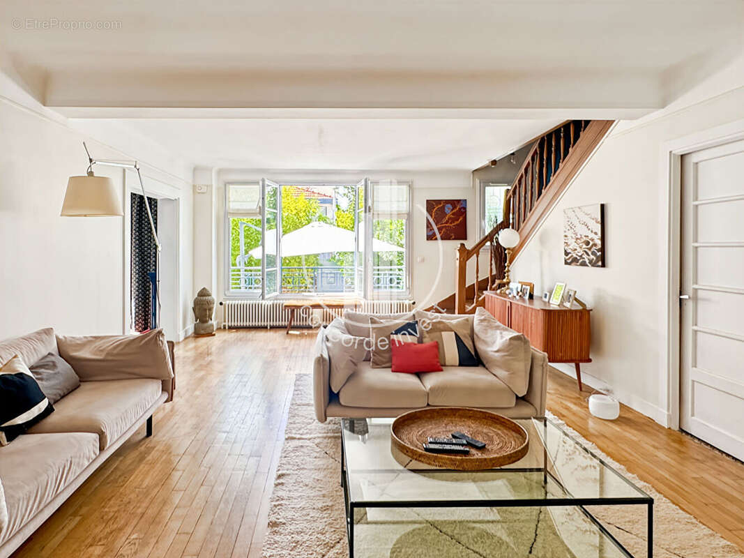 Maison à ASNIERES-SUR-SEINE