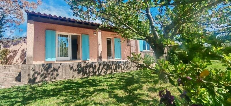 Maison à FONTVIEILLE