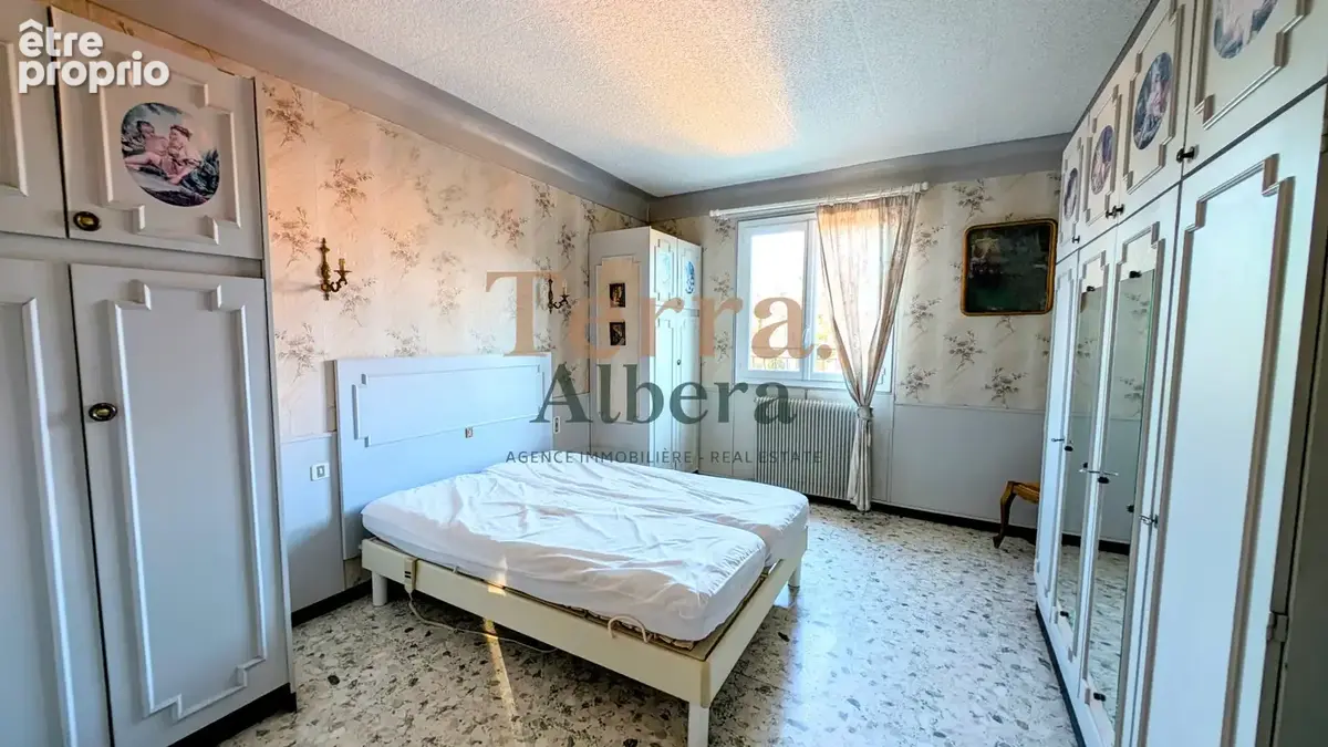 Saint-Genis-Des-Fontaines - Villa de 308 m2 avec 3 Appartements - photo 19