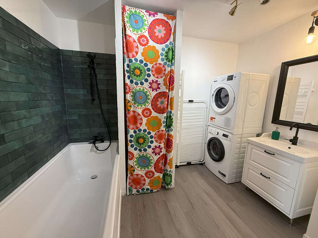 Appartement à SAINT-GENIS-LES-OLLIERES