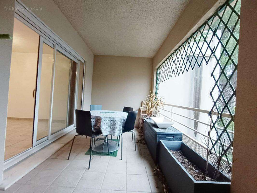 Appartement à SAINT-CHAMAS