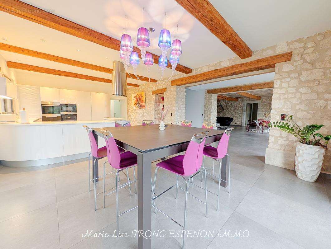 Maison 471 m² à Velleron  - photo 21