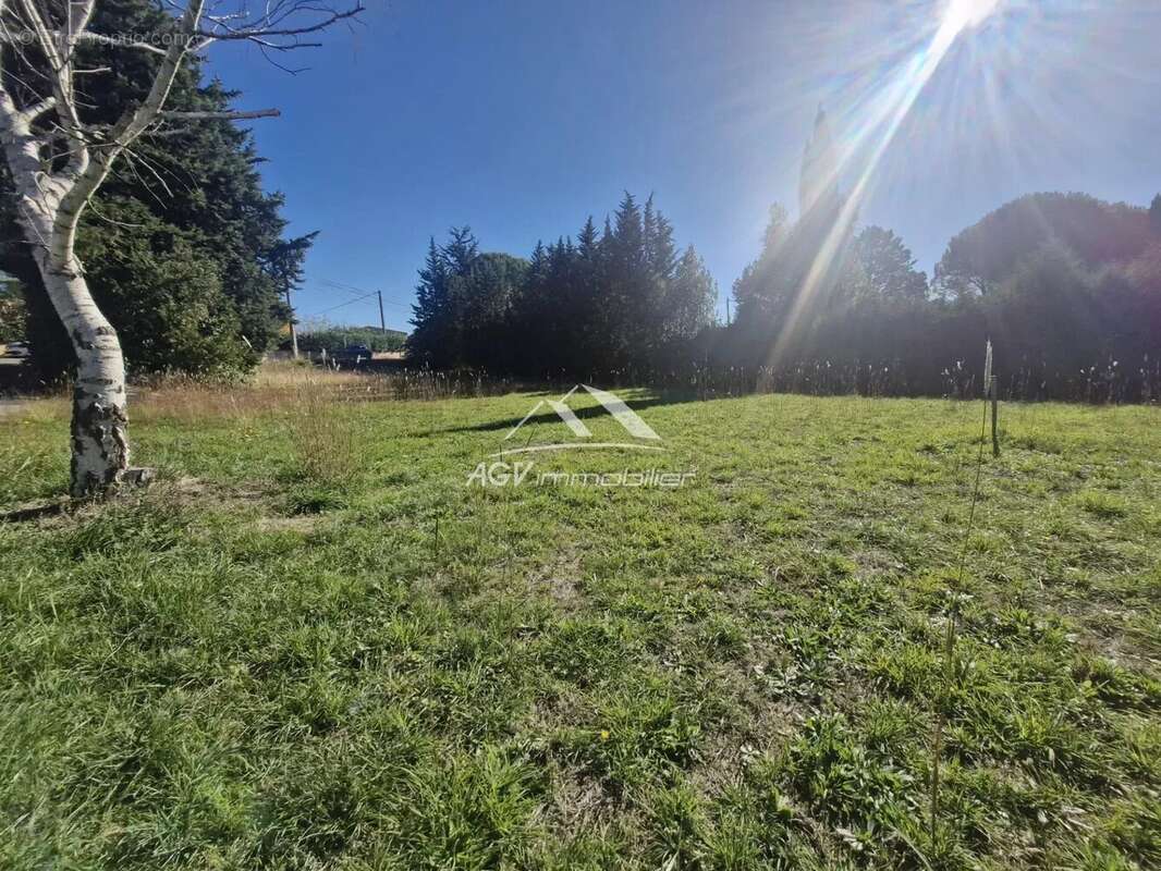 Terrain à ROUSSON