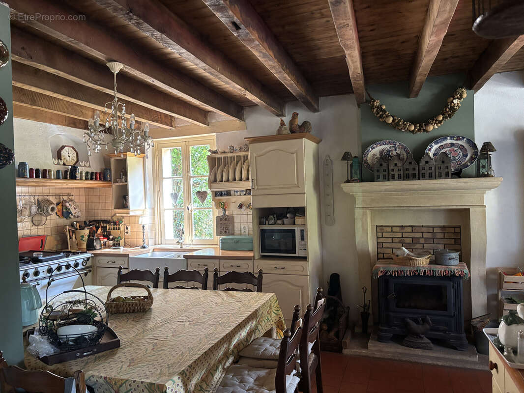 Maison à SAINT-DENIS-DE-JOUHET