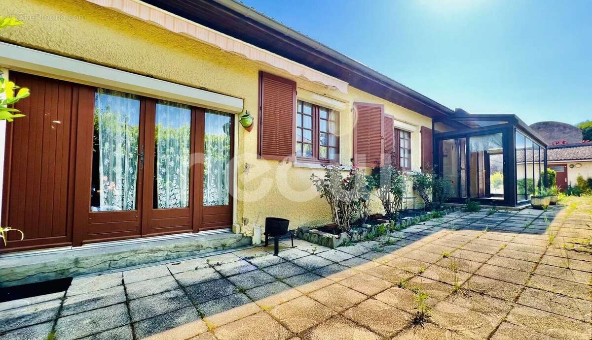 Maison à AIGUEPERSE