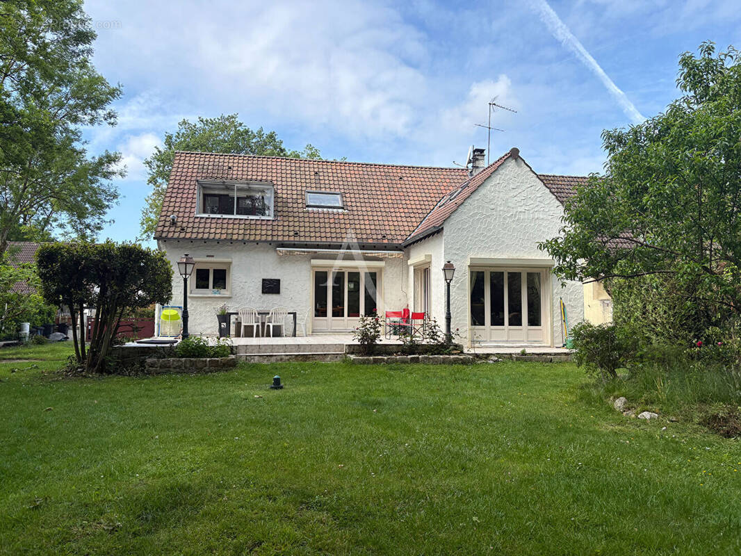Maison à LE CHATELET-EN-BRIE