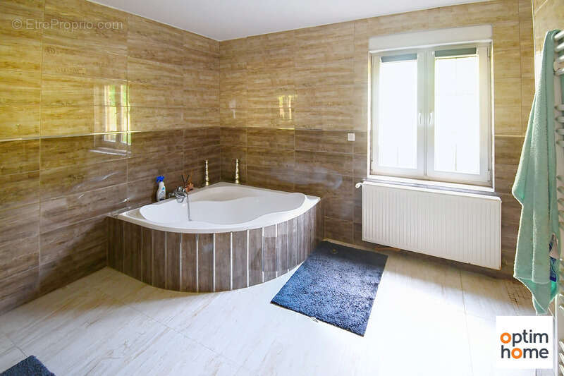 Tres belle maison individuelle - 4 chambres - 2 salles de bain - 2 garages - terrain de 25 ares - photo 12