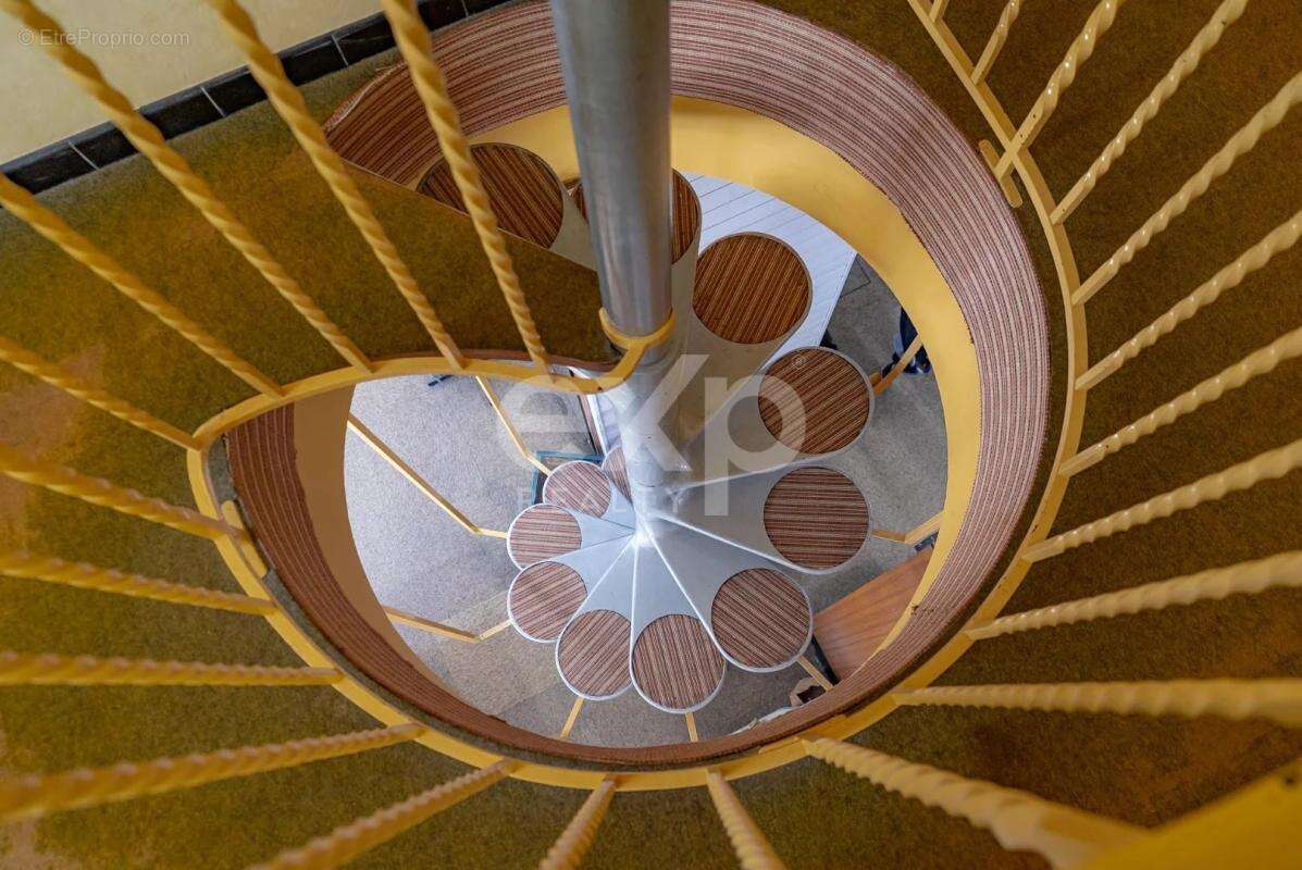 Appartement à SALLES