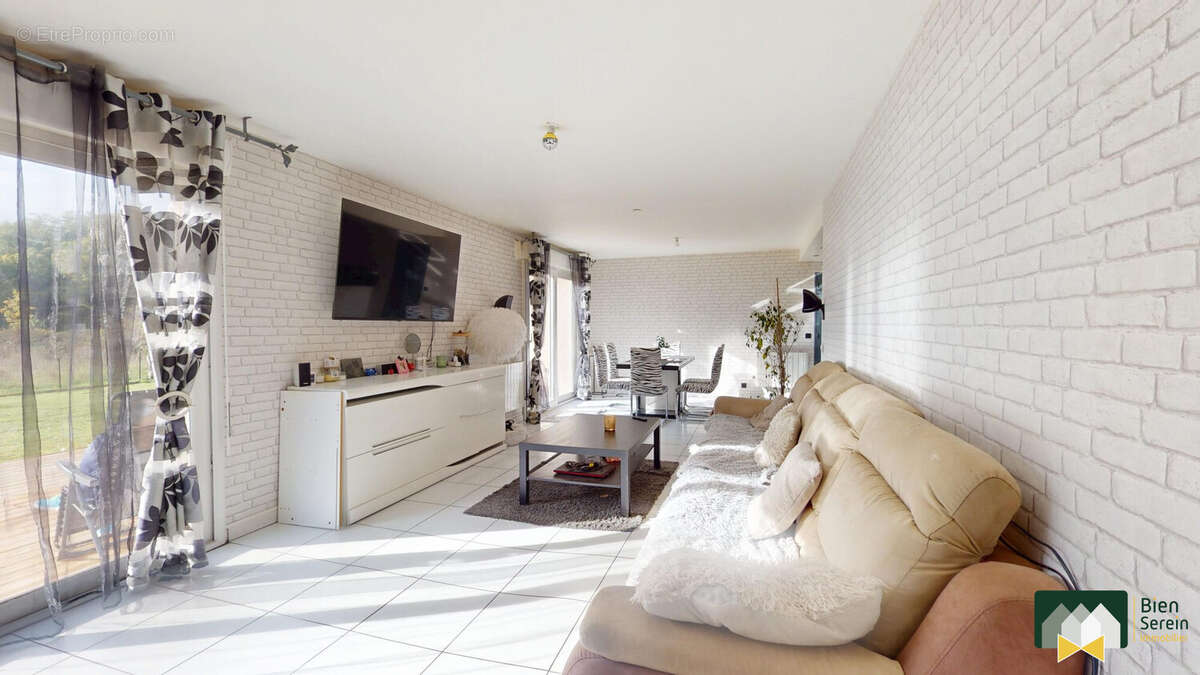 Maison à LEVES