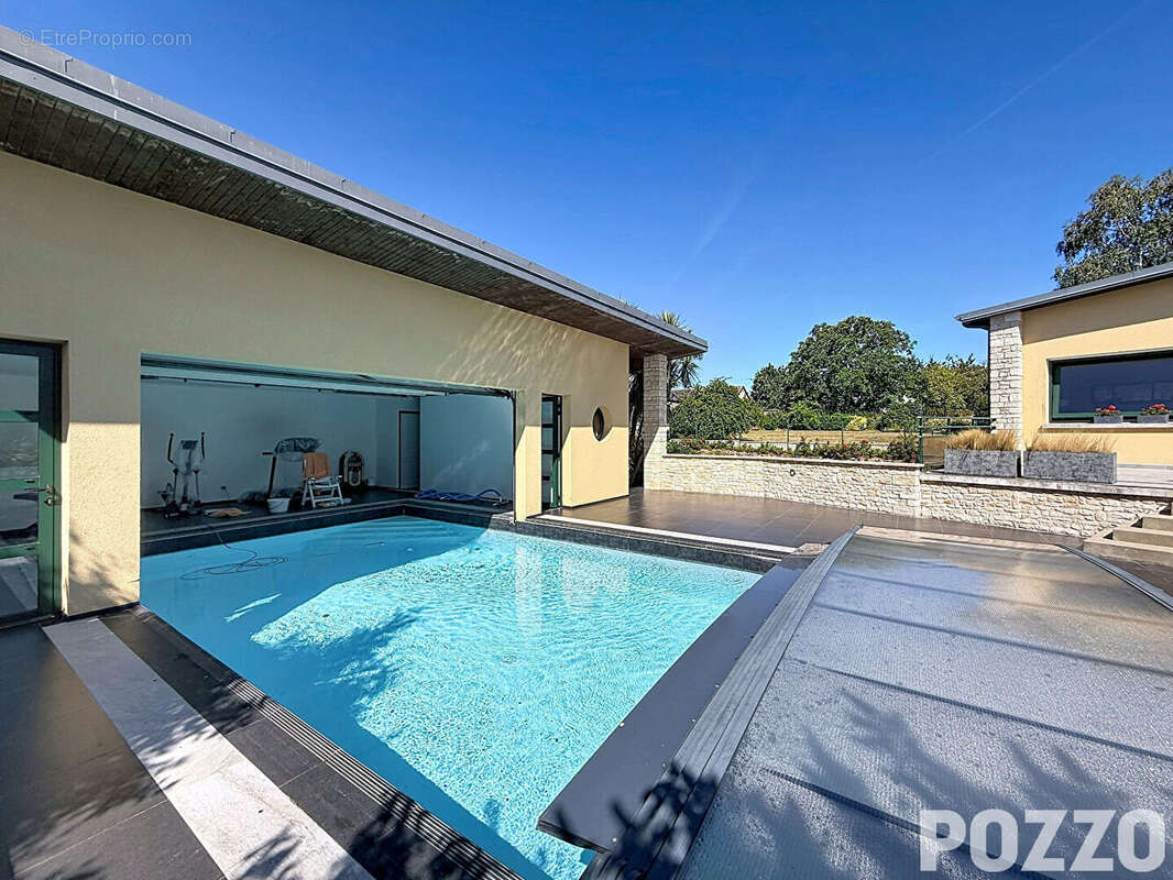 Élégance contemporaine aux portes de Granville , Villa d'exception avec piscine, prestations haut de gamme et performance énergé - photo 17