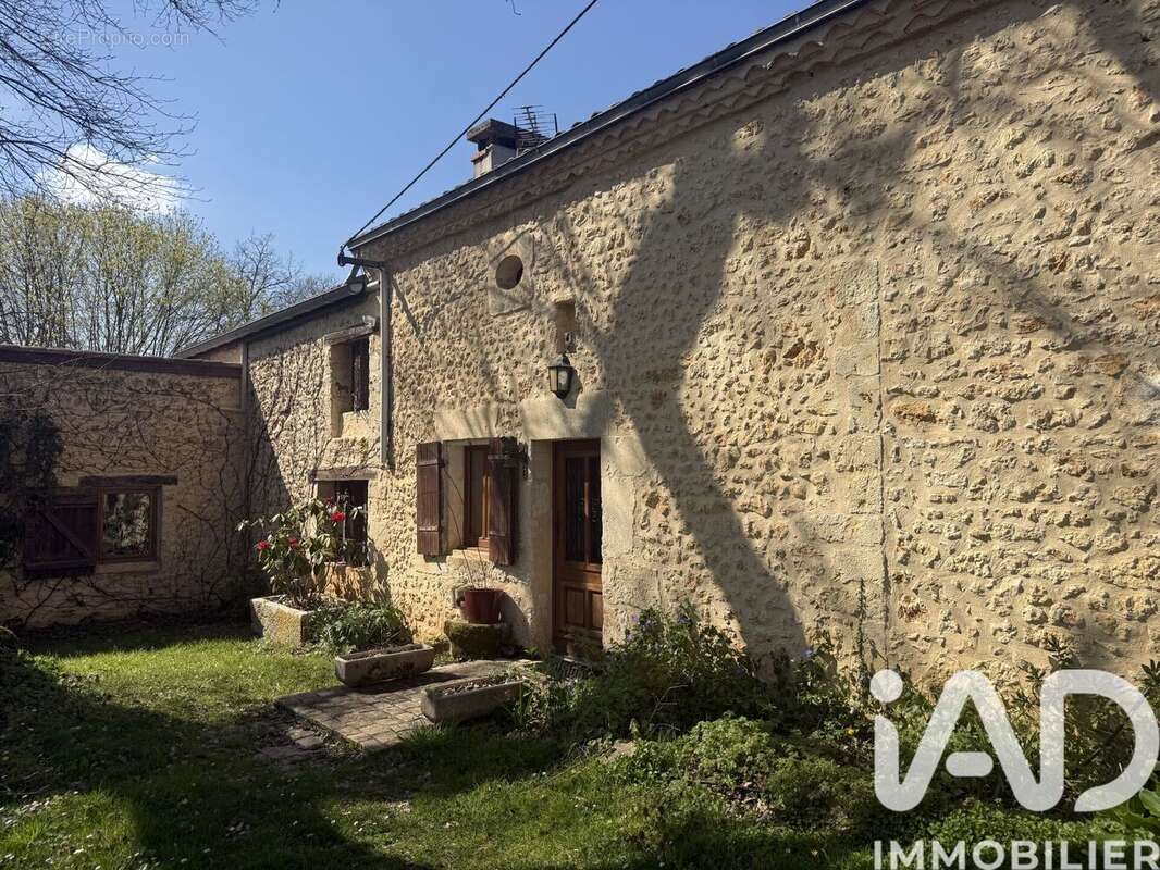 Maison 328 m² à Saint-Felix-De-Villadeix  - photo 3