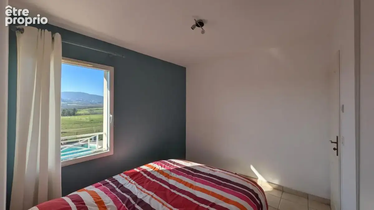 Villa familiale de 212m² - vue Monts du Lyonnais - calme absolu - piscine - grand terrain - photo 6