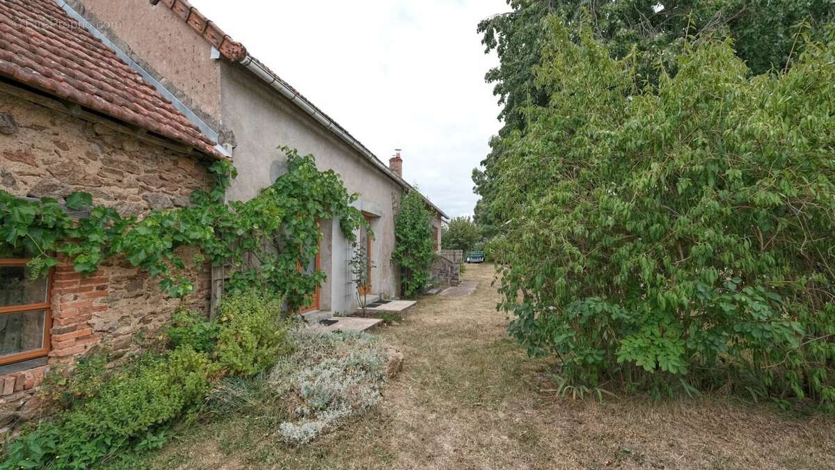 Maison à CHISSEY-EN-MORVAN
