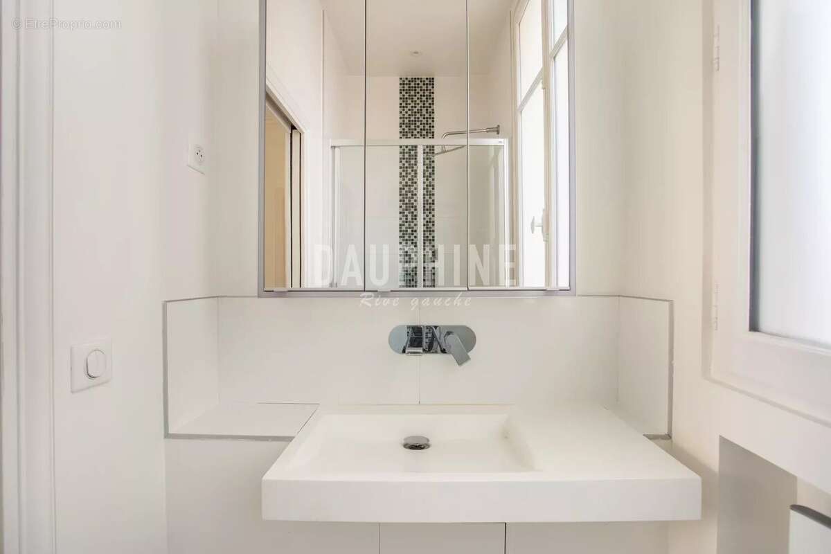 Appartement à PARIS-14E