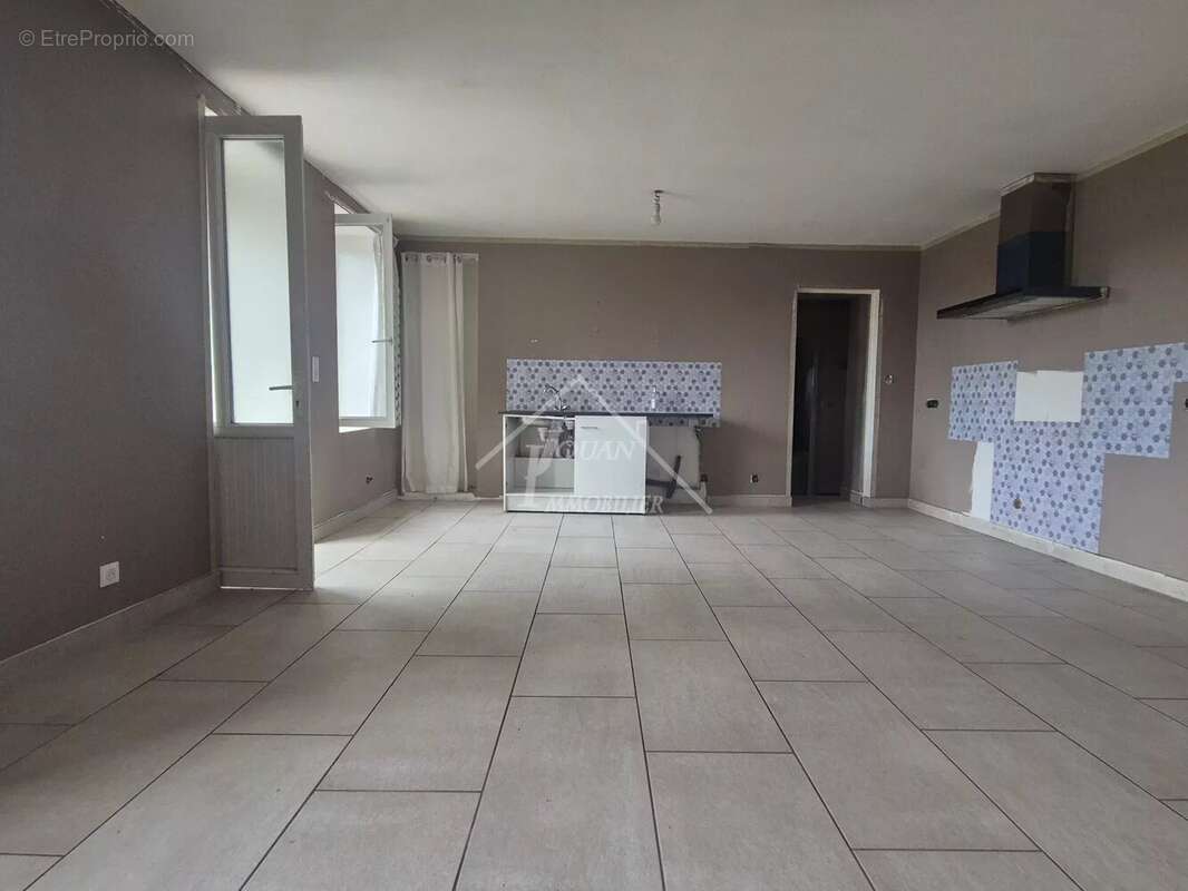 Maison à SAINT-ELOY-LES-MINES