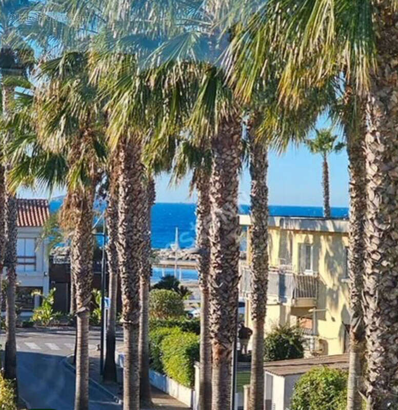 Appartement à SIX-FOURS-LES-PLAGES