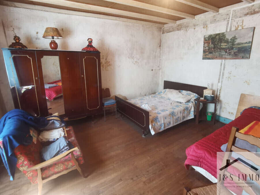 Maison à CHASSENEUIL-SUR-BONNIEURE