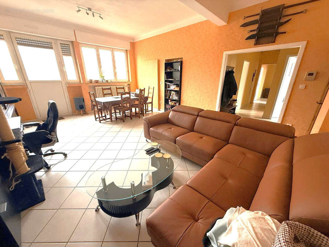 Appartement à MONTOIS-LA-MONTAGNE