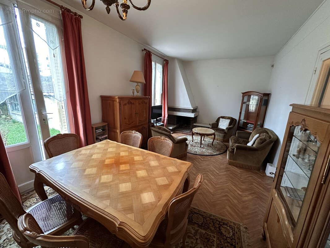 Maison à STAINS