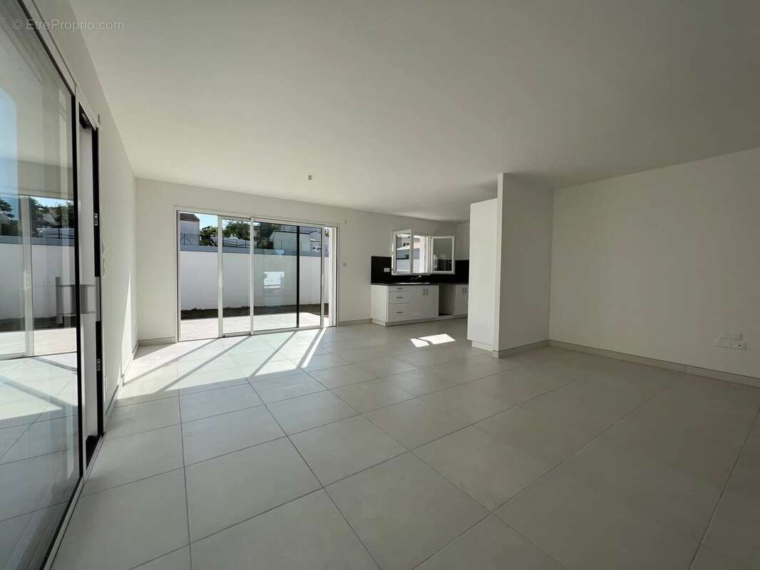 Maison à VAUX-SUR-MER