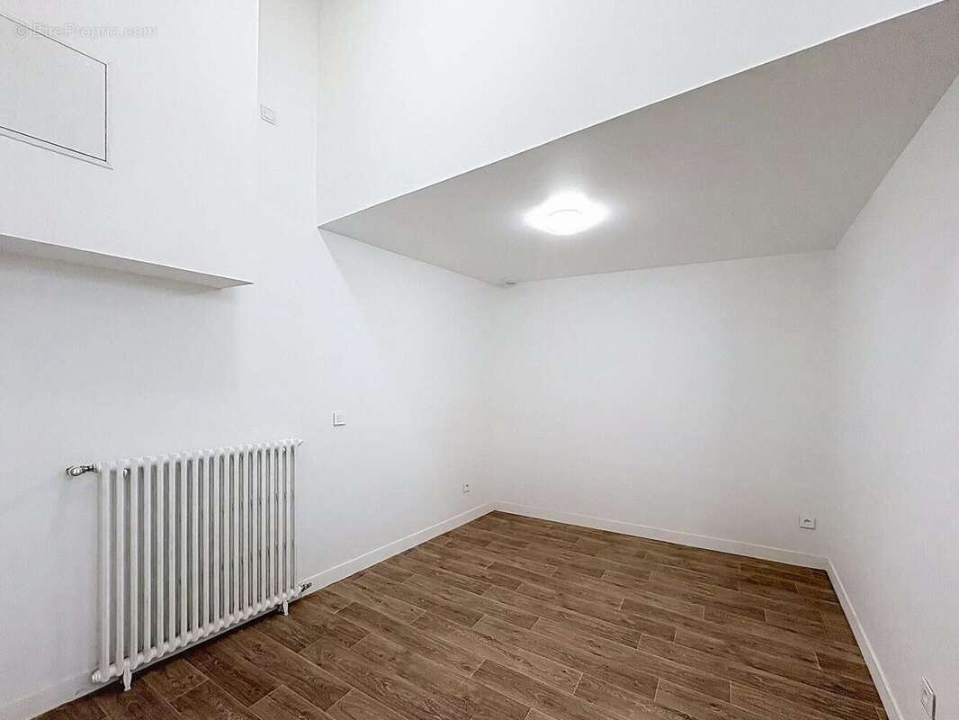 Appartement 120 m² à Fosses  - photo 8