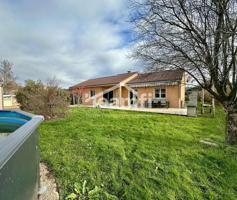 Maison à PUY-GUILLAUME